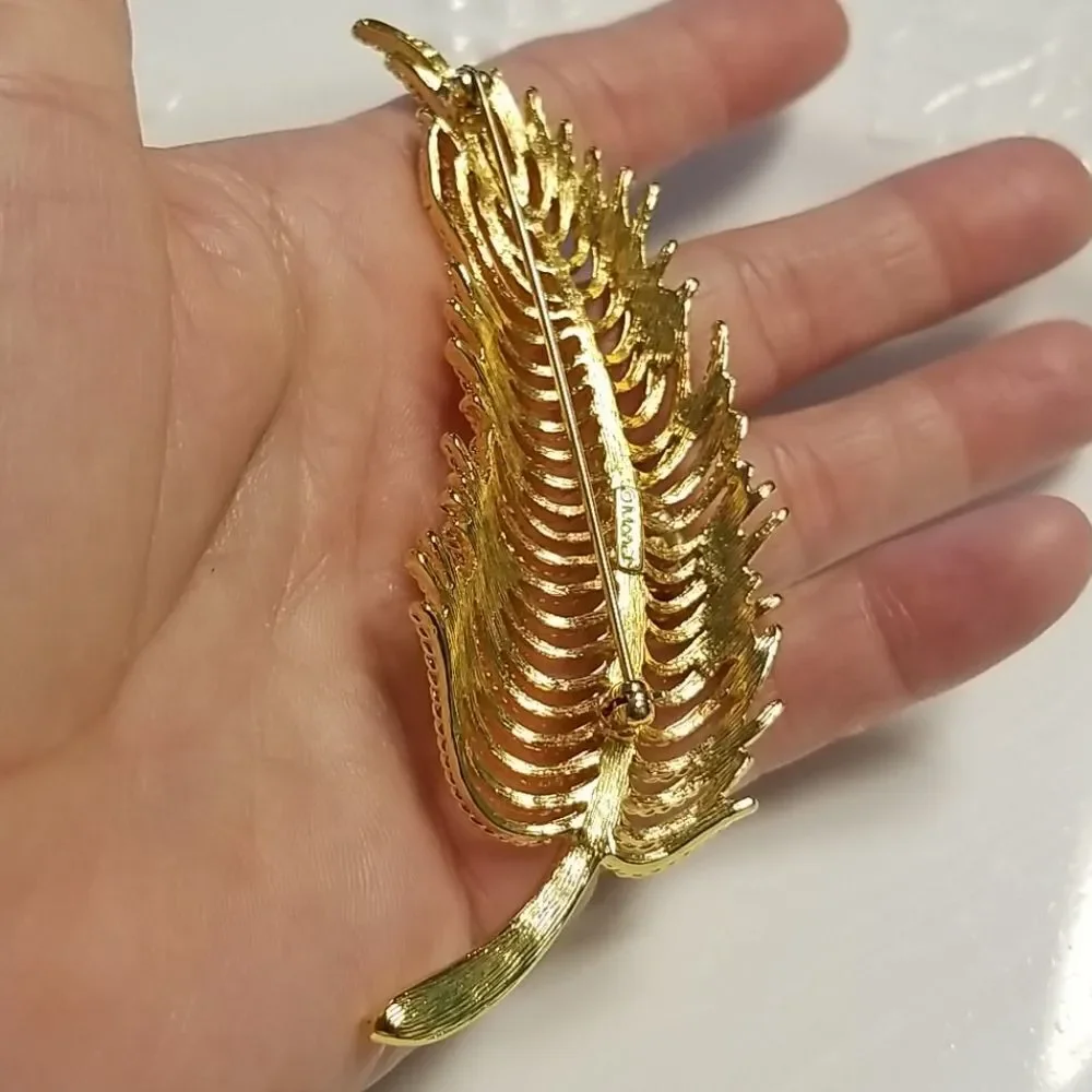 Vintage: 60's Monet Leaf Brooch